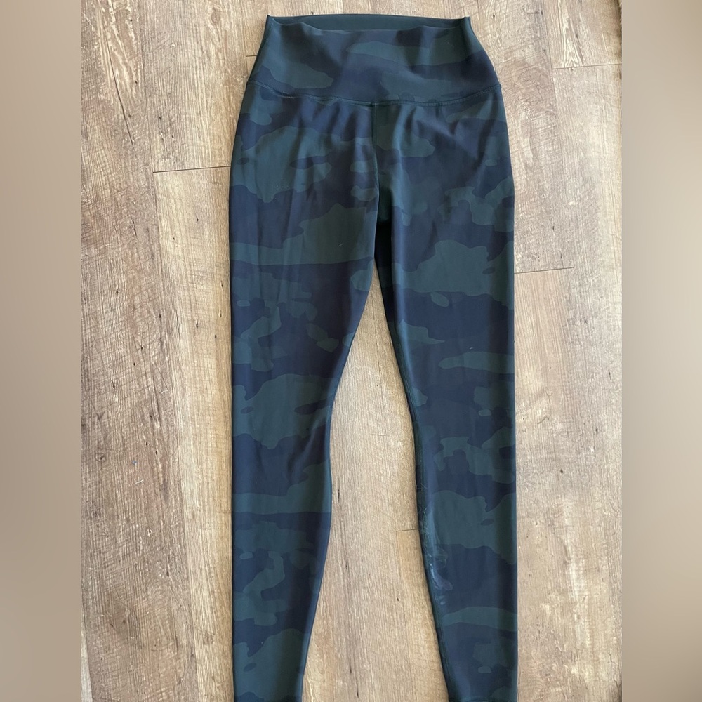 Alo brand yoga camo high waisted leggings full length size large